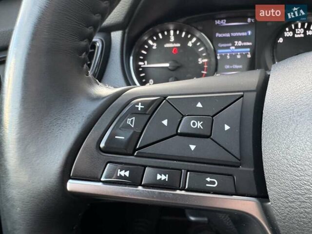 Белый Ниссан ИксТрейл, объемом двигателя 1.6 л и пробегом 80 тыс. км за 18700 $, фото 28 на Automoto.ua