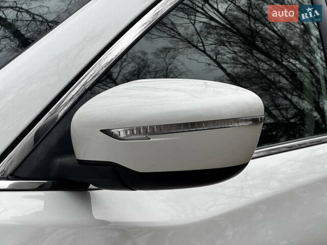 Белый Ниссан ИксТрейл, объемом двигателя 2.49 л и пробегом 134 тыс. км за 14999 $, фото 10 на Automoto.ua