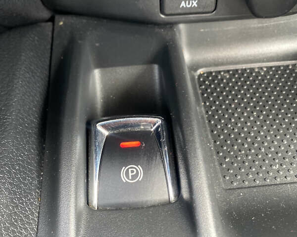 Белый Ниссан ИксТрейл, объемом двигателя 2.49 л и пробегом 183 тыс. км за 17500 $, фото 18 на Automoto.ua