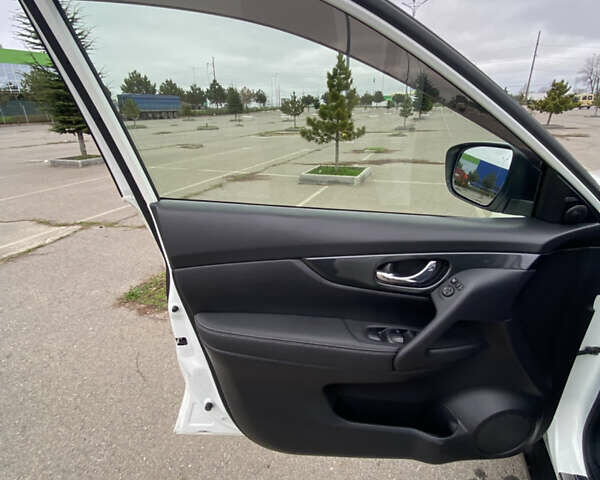 Білий Ніссан ІксТрейл, об'ємом двигуна 1.6 л та пробігом 161 тис. км за 18000 $, фото 14 на Automoto.ua