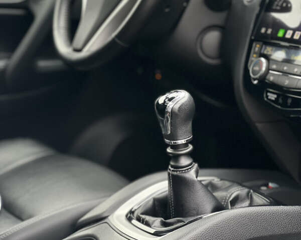 Белый Ниссан ИксТрейл, объемом двигателя 1.6 л и пробегом 52 тыс. км за 21999 $, фото 22 на Automoto.ua