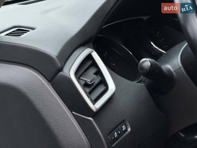 Белый Ниссан ИксТрейл, объемом двигателя 2.49 л и пробегом 134 тыс. км за 14999 $, фото 35 на Automoto.ua