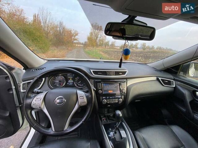 Белый Ниссан ИксТрейл, объемом двигателя 1.6 л и пробегом 166 тыс. км за 18000 $, фото 22 на Automoto.ua
