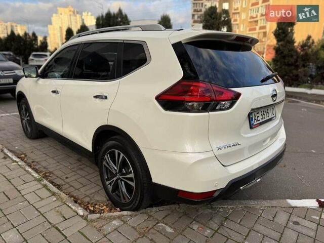 Белый Ниссан ИксТрейл, объемом двигателя 1.6 л и пробегом 80 тыс. км за 18700 $, фото 8 на Automoto.ua