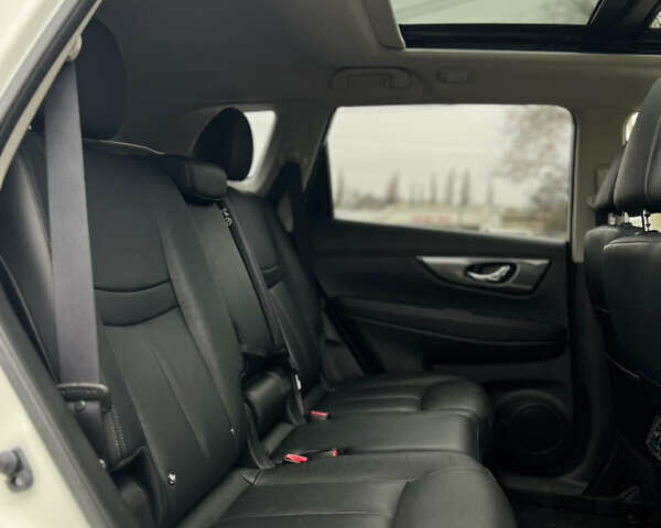 Белый Ниссан ИксТрейл, объемом двигателя 1.6 л и пробегом 52 тыс. км за 21999 $, фото 32 на Automoto.ua