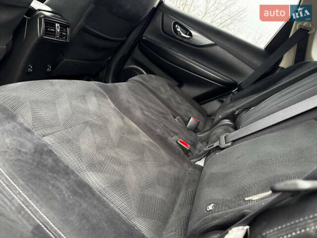 Белый Ниссан ИксТрейл, объемом двигателя 2.49 л и пробегом 134 тыс. км за 14999 $, фото 36 на Automoto.ua