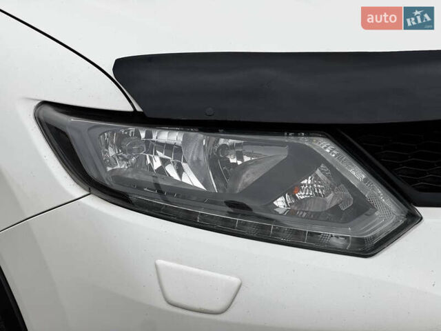 Белый Ниссан ИксТрейл, объемом двигателя 2.49 л и пробегом 134 тыс. км за 14999 $, фото 5 на Automoto.ua