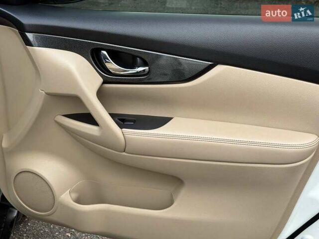 Белый Ниссан ИксТрейл, объемом двигателя 2.49 л и пробегом 139 тыс. км за 15900 $, фото 28 на Automoto.ua