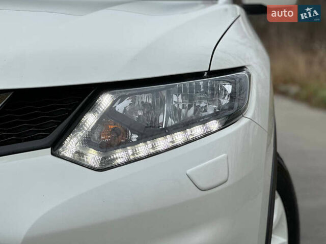 Білий Ніссан ІксТрейл, об'ємом двигуна 2 л та пробігом 90 тис. км за 17999 $, фото 13 на Automoto.ua