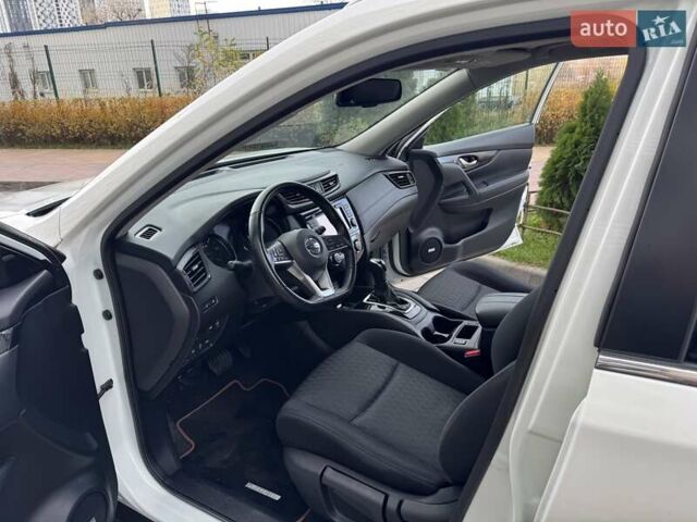 Белый Ниссан ИксТрейл, объемом двигателя 1.6 л и пробегом 79 тыс. км за 18900 $, фото 31 на Automoto.ua