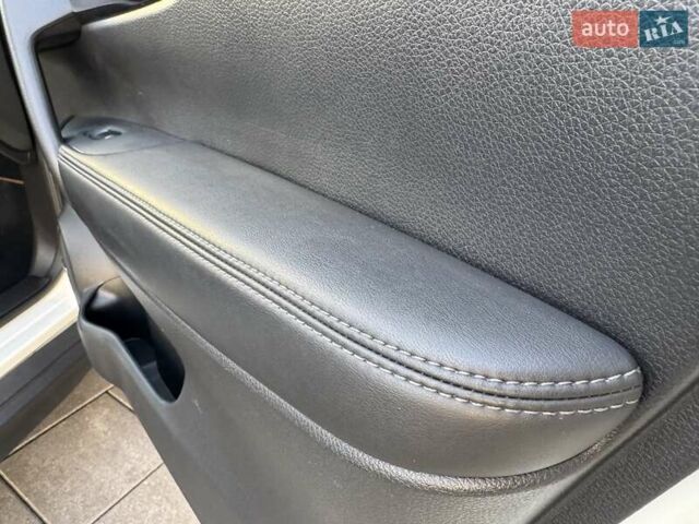 Белый Ниссан ИксТрейл, объемом двигателя 1.6 л и пробегом 80 тыс. км за 18700 $, фото 35 на Automoto.ua