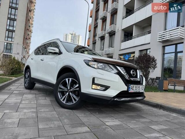 Белый Ниссан ИксТрейл, объемом двигателя 1.6 л и пробегом 79 тыс. км за 18900 $, фото 49 на Automoto.ua