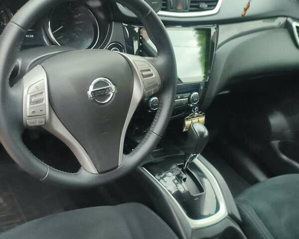 Белый Ниссан ИксТрейл, объемом двигателя 2 л и пробегом 220 тыс. км за 16299 $, фото 10 на Automoto.ua