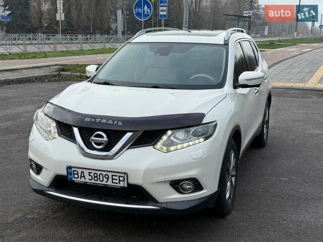 Белый Ниссан ИксТрейл, объемом двигателя 2.49 л и пробегом 139 тыс. км за 15900 $, фото 3 на Automoto.ua