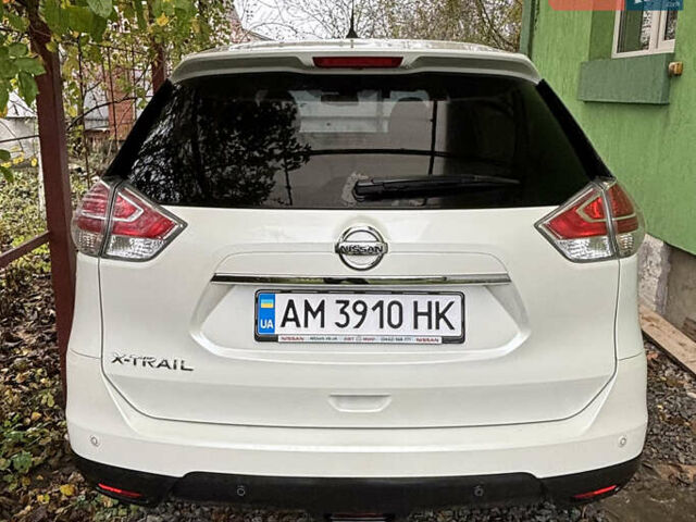 Белый Ниссан ИксТрейл, объемом двигателя 1.6 л и пробегом 43 тыс. км за 19500 $, фото 2 на Automoto.ua