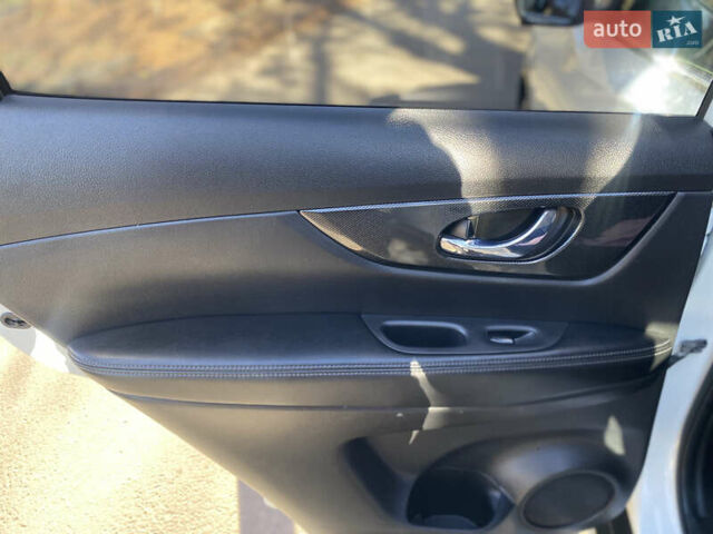 Белый Ниссан ИксТрейл, объемом двигателя 2.49 л и пробегом 184 тыс. км за 16050 $, фото 26 на Automoto.ua