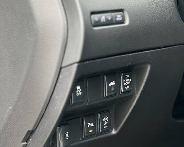 Белый Ниссан ИксТрейл, объемом двигателя 1.6 л и пробегом 52 тыс. км за 21999 $, фото 13 на Automoto.ua