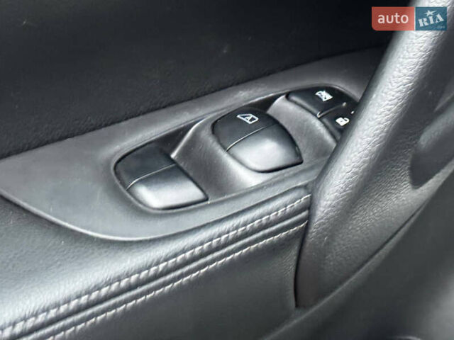 Белый Ниссан ИксТрейл, объемом двигателя 2.49 л и пробегом 134 тыс. км за 14999 $, фото 25 на Automoto.ua