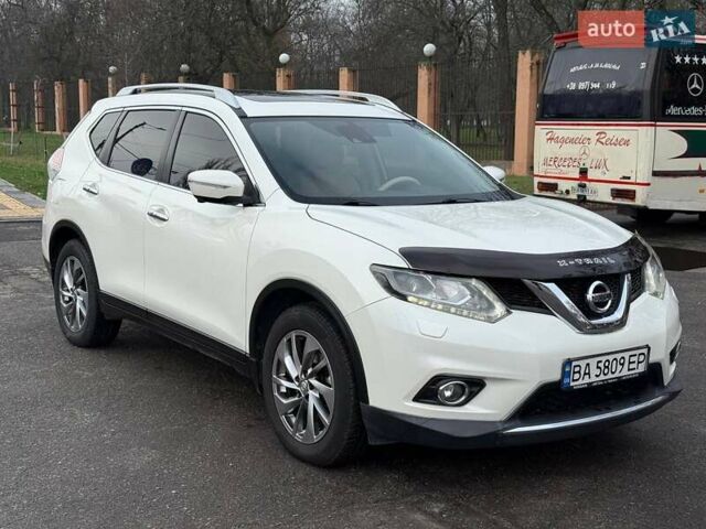Белый Ниссан ИксТрейл, объемом двигателя 2.49 л и пробегом 139 тыс. км за 15900 $, фото 2 на Automoto.ua