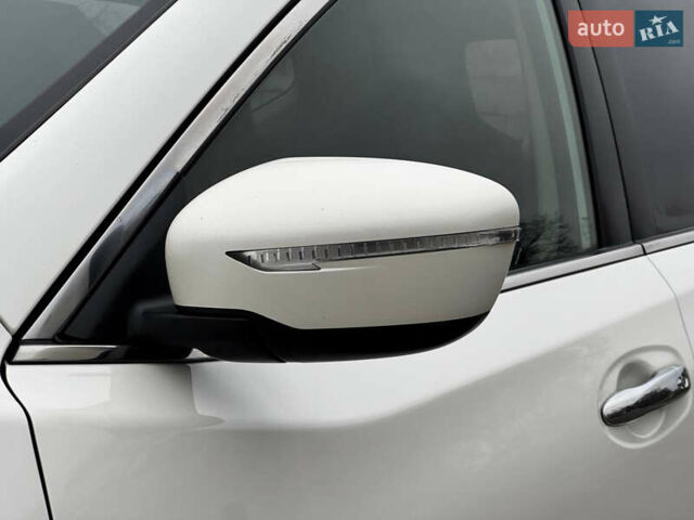 Белый Ниссан ИксТрейл, объемом двигателя 2.49 л и пробегом 134 тыс. км за 14999 $, фото 10 на Automoto.ua