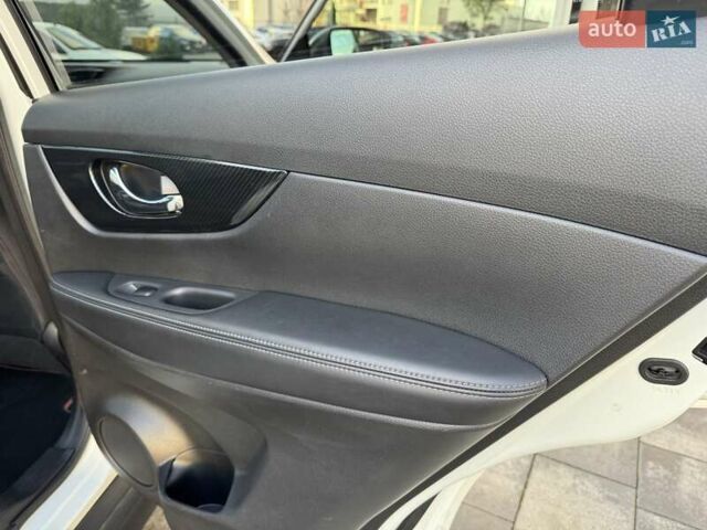 Белый Ниссан ИксТрейл, объемом двигателя 1.6 л и пробегом 80 тыс. км за 18700 $, фото 36 на Automoto.ua