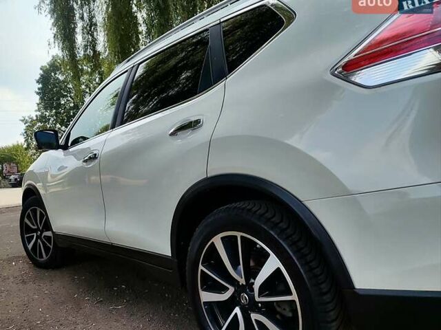 Білий Ніссан ІксТрейл, об'ємом двигуна 1.6 л та пробігом 170 тис. км за 14999 $, фото 2 на Automoto.ua