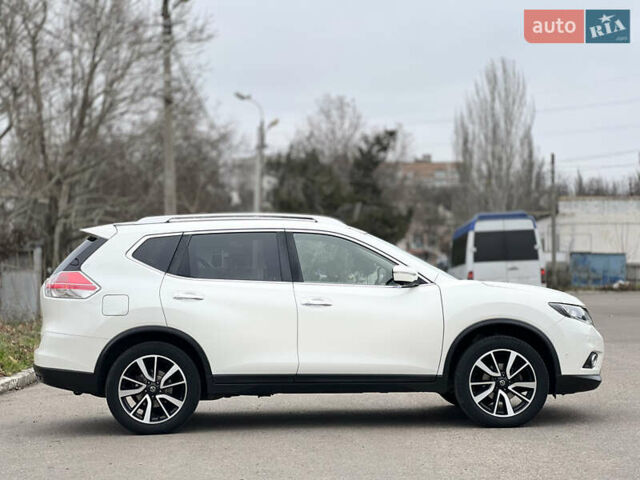 Белый Ниссан ИксТрейл, объемом двигателя 1.6 л и пробегом 52 тыс. км за 21999 $, фото 6 на Automoto.ua