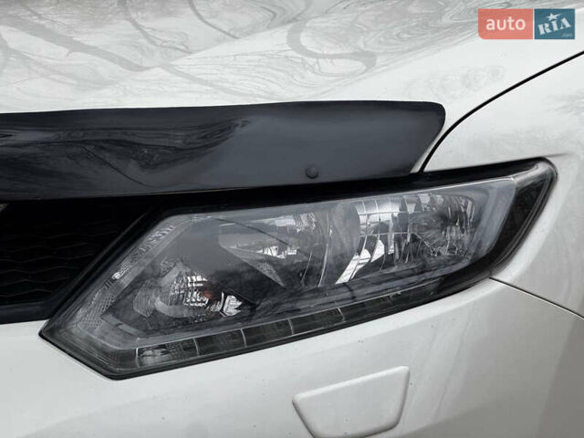 Белый Ниссан ИксТрейл, объемом двигателя 2.49 л и пробегом 134 тыс. км за 14999 $, фото 4 на Automoto.ua