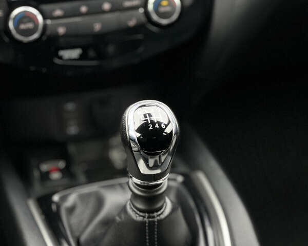 Белый Ниссан ИксТрейл, объемом двигателя 1.6 л и пробегом 52 тыс. км за 21999 $, фото 18 на Automoto.ua