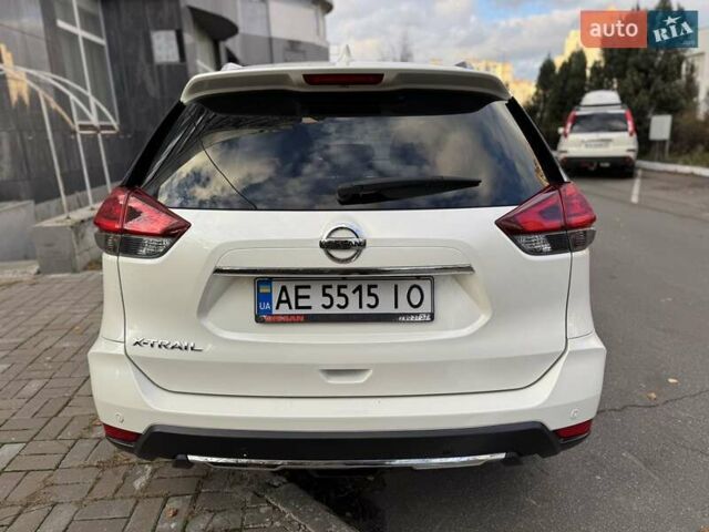 Белый Ниссан ИксТрейл, объемом двигателя 1.6 л и пробегом 80 тыс. км за 18700 $, фото 7 на Automoto.ua