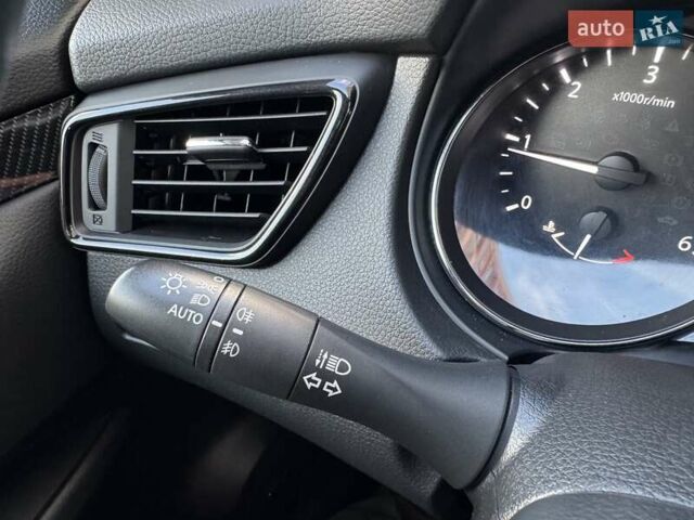 Белый Ниссан ИксТрейл, объемом двигателя 1.6 л и пробегом 80 тыс. км за 18700 $, фото 33 на Automoto.ua