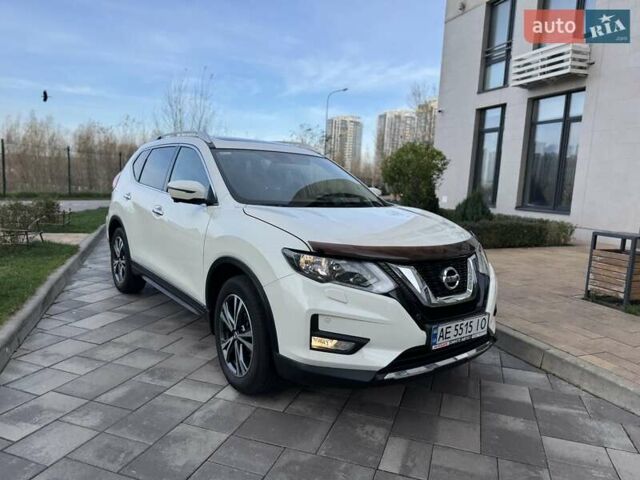 Белый Ниссан ИксТрейл, объемом двигателя 1.6 л и пробегом 79 тыс. км за 18900 $, фото 3 на Automoto.ua