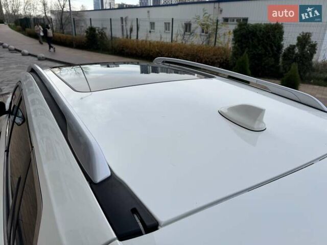 Белый Ниссан ИксТрейл, объемом двигателя 1.6 л и пробегом 80 тыс. км за 18700 $, фото 56 на Automoto.ua