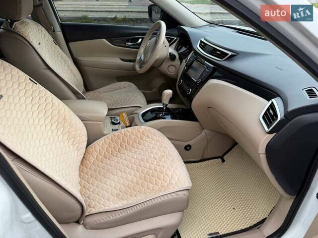 Белый Ниссан ИксТрейл, объемом двигателя 2.49 л и пробегом 139 тыс. км за 15900 $, фото 27 на Automoto.ua