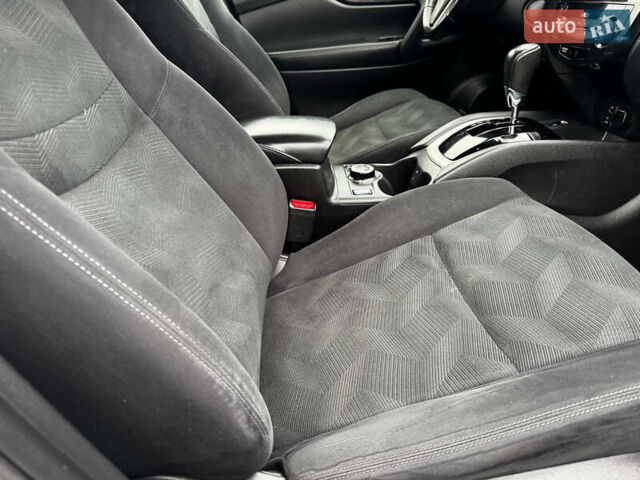 Белый Ниссан ИксТрейл, объемом двигателя 2.49 л и пробегом 134 тыс. км за 14999 $, фото 49 на Automoto.ua