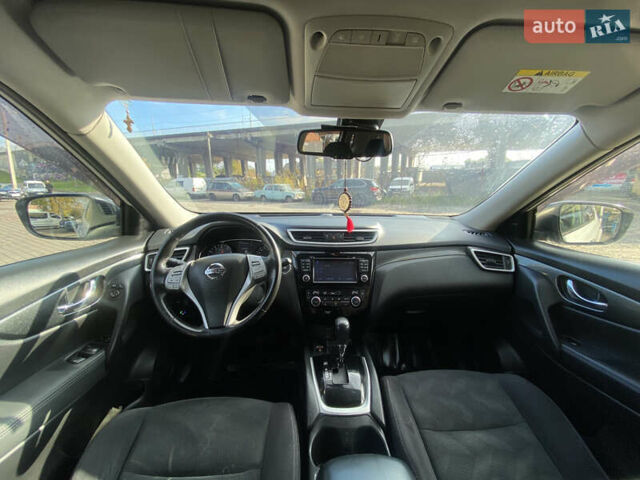 Белый Ниссан ИксТрейл, объемом двигателя 2.49 л и пробегом 183 тыс. км за 17500 $, фото 19 на Automoto.ua