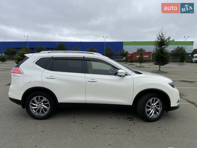 Білий Ніссан ІксТрейл, об'ємом двигуна 1.6 л та пробігом 161 тис. км за 18000 $, фото 3 на Automoto.ua