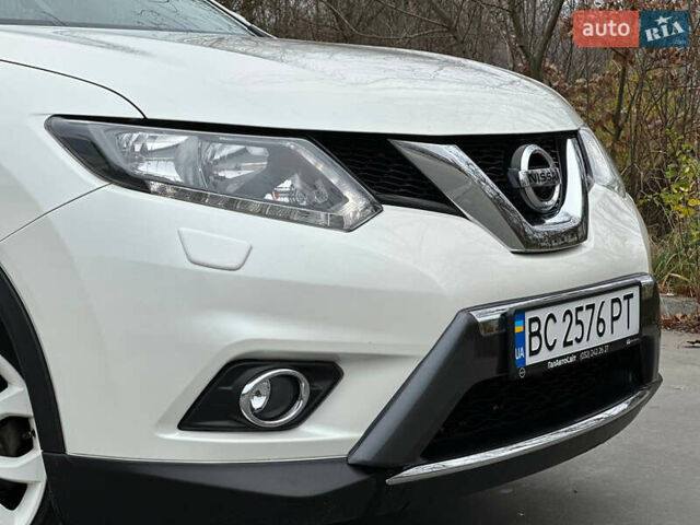 Білий Ніссан ІксТрейл, об'ємом двигуна 2 л та пробігом 90 тис. км за 17999 $, фото 6 на Automoto.ua