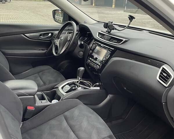 Белый Ниссан ИксТрейл, объемом двигателя 1.6 л и пробегом 127 тыс. км за 17300 $, фото 9 на Automoto.ua