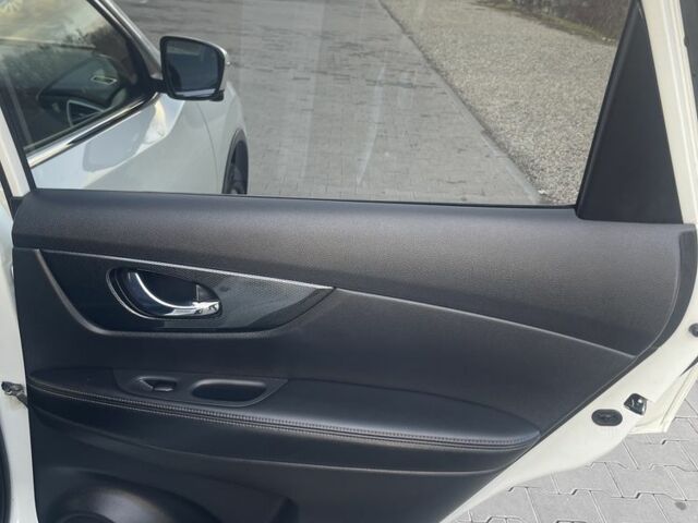 Белый Ниссан ИксТрейл, объемом двигателя 1.6 л и пробегом 81 тыс. км за 18600 $, фото 18 на Automoto.ua