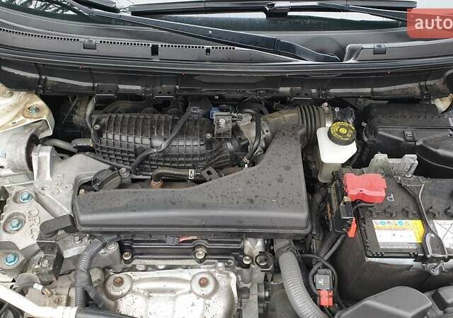 Белый Ниссан ИксТрейл, объемом двигателя 2.49 л и пробегом 60 тыс. км за 21500 $, фото 5 на Automoto.ua