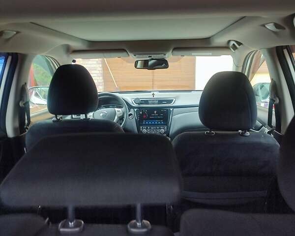 Белый Ниссан ИксТрейл, объемом двигателя 2 л и пробегом 220 тыс. км за 16299 $, фото 3 на Automoto.ua