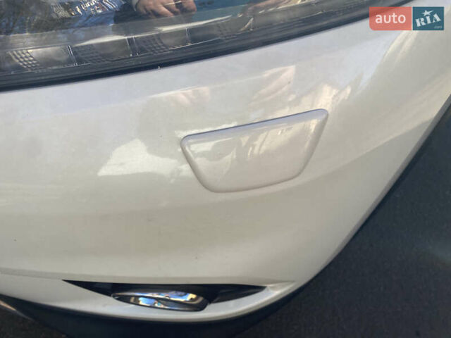 Белый Ниссан ИксТрейл, объемом двигателя 2.49 л и пробегом 184 тыс. км за 16050 $, фото 12 на Automoto.ua