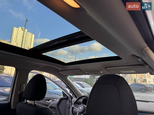 Белый Ниссан ИксТрейл, объемом двигателя 1.6 л и пробегом 80 тыс. км за 18700 $, фото 39 на Automoto.ua