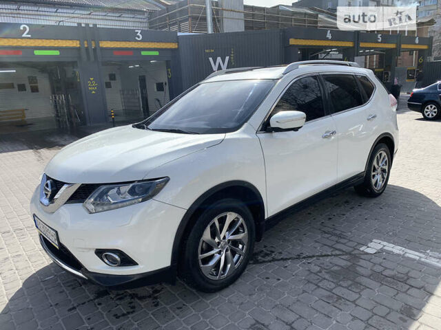 Белый Ниссан ИксТрейл, объемом двигателя 1.6 л и пробегом 73 тыс. км за 18000 $, фото 2 на Automoto.ua