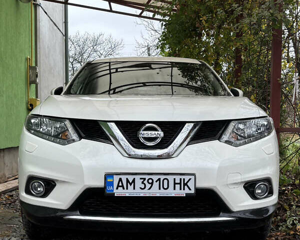 Белый Ниссан ИксТрейл, объемом двигателя 1.6 л и пробегом 43 тыс. км за 19500 $, фото 5 на Automoto.ua