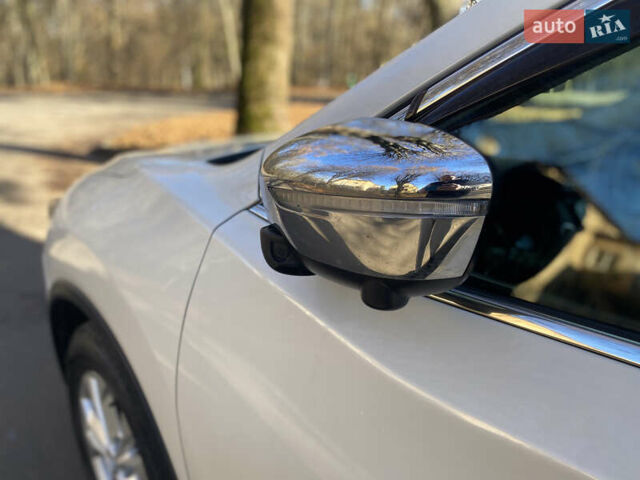 Белый Ниссан ИксТрейл, объемом двигателя 2.49 л и пробегом 184 тыс. км за 16050 $, фото 14 на Automoto.ua