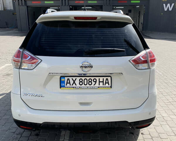 Белый Ниссан ИксТрейл, объемом двигателя 1.6 л и пробегом 73 тыс. км за 18000 $, фото 4 на Automoto.ua