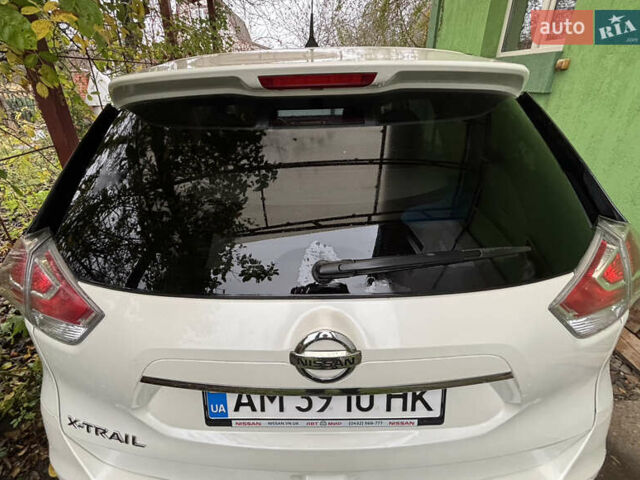 Белый Ниссан ИксТрейл, объемом двигателя 1.6 л и пробегом 43 тыс. км за 19500 $, фото 6 на Automoto.ua