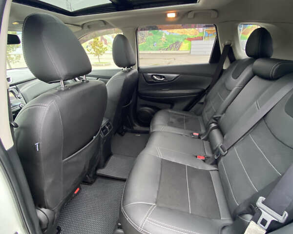 Білий Ніссан ІксТрейл, об'ємом двигуна 1.6 л та пробігом 161 тис. км за 18000 $, фото 16 на Automoto.ua